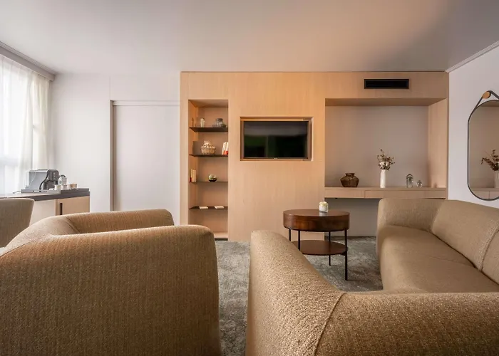 Western Premier Le Masq