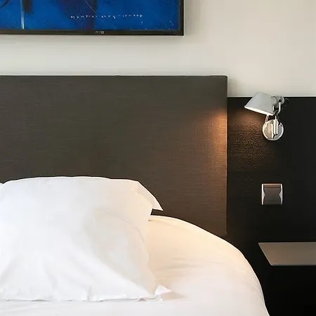 Le Masq Western Premier
