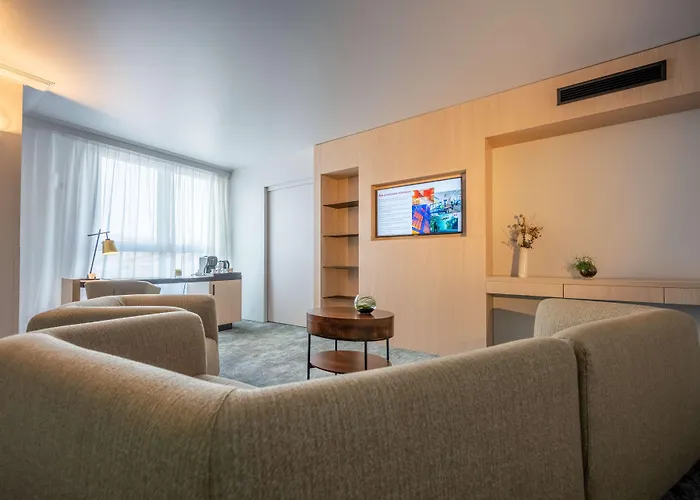 Western Premier Masqhotel